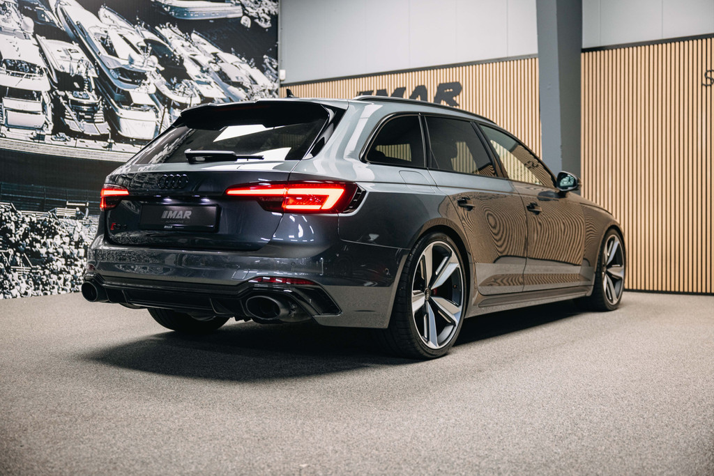 Audi RS4 achterlicht detail